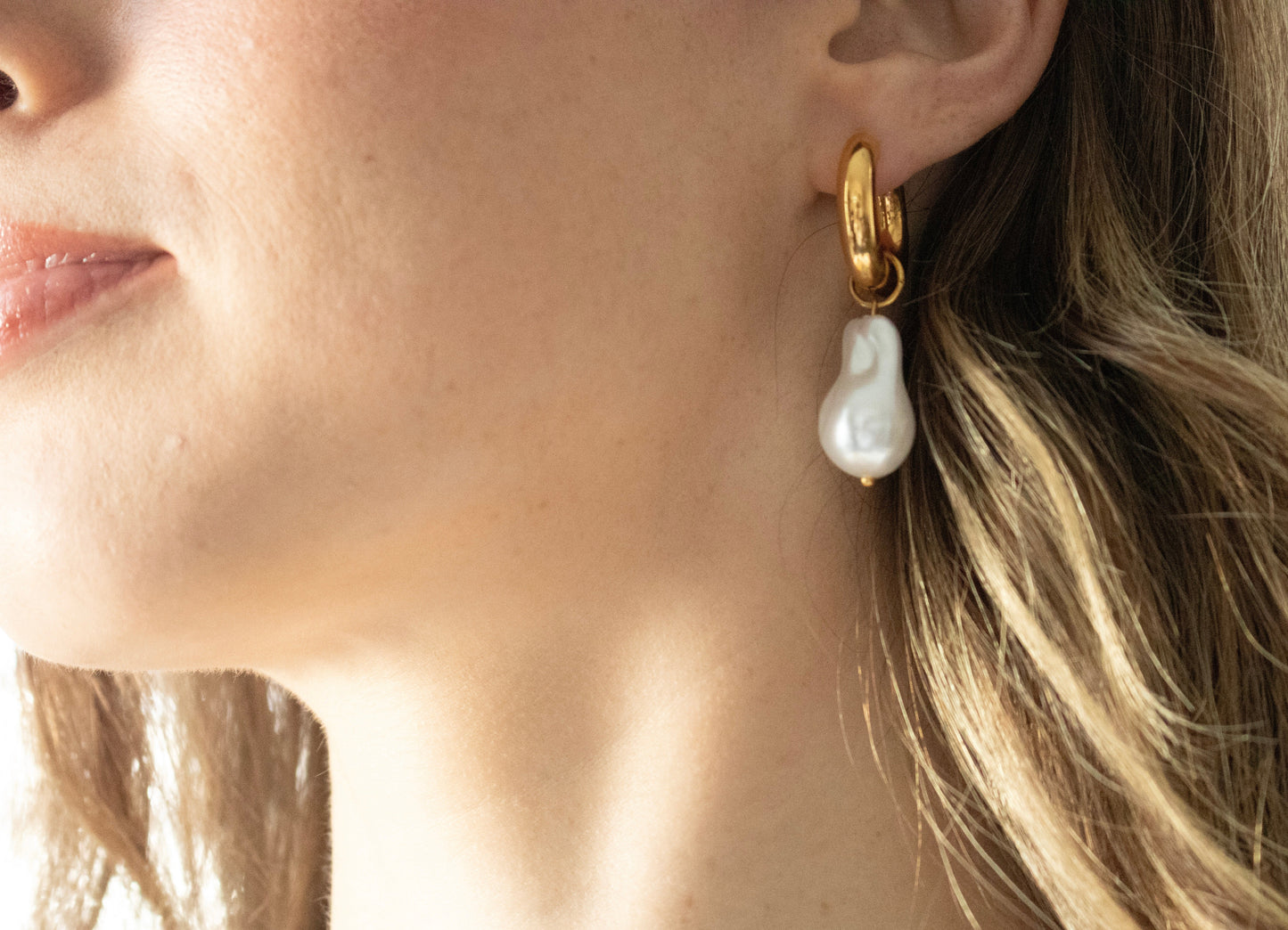The Cleo Earring